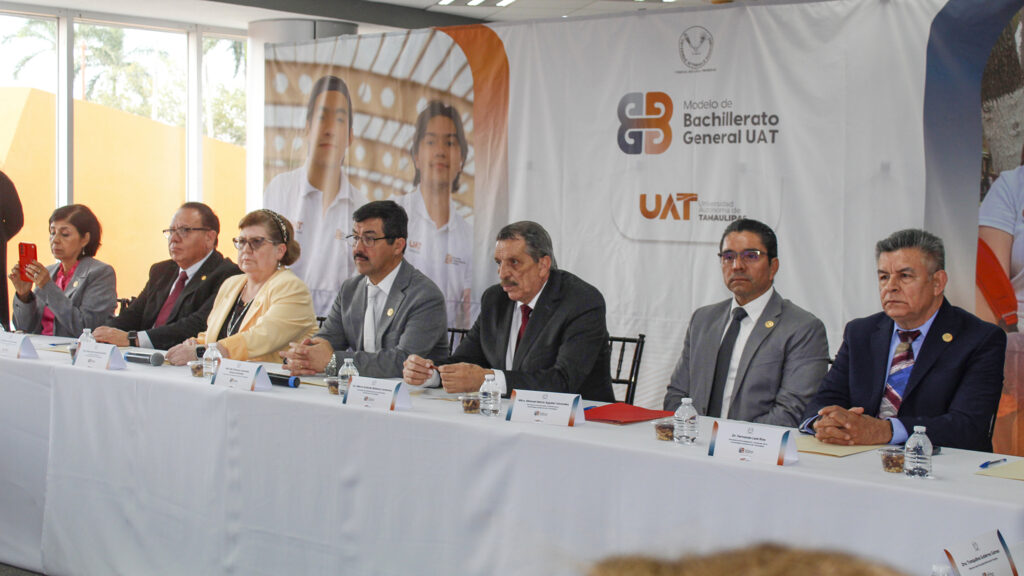 Impulsa Dámaso Anaya la transformación del bachillerato de la UAT.