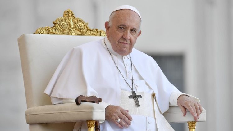 Papa Francisco : “Sin hijos, no hay esperanza de futuro”