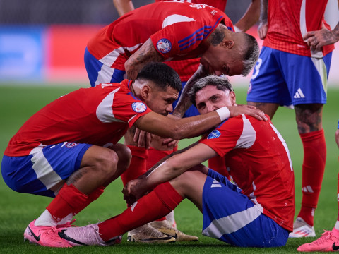 Chile empata con Perú 0-0 en la Copa América; Diego Valdés lesionado