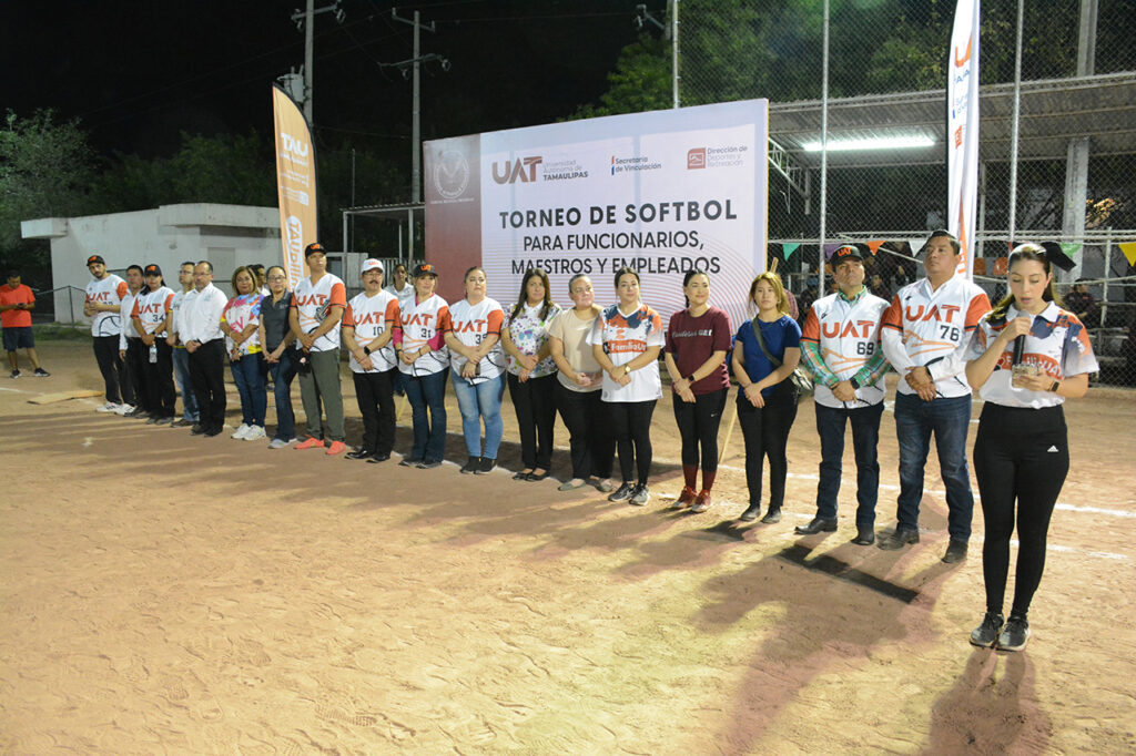 Inaugura el rector Dámaso Anaya el Torneo de softbol para Funcionarios, Maestros y Empleados de la UAT