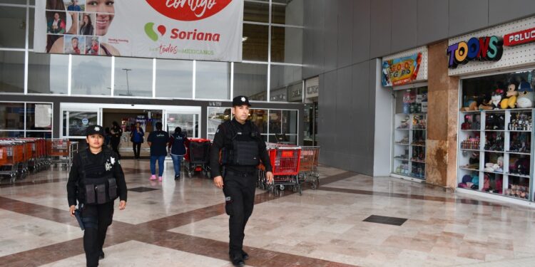 Vigilancia en comercios ante compras por regreso a clases