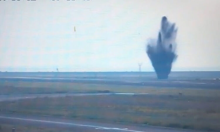 Explosión de bomba de la II Guerra Mundial en aeropuerto japonés