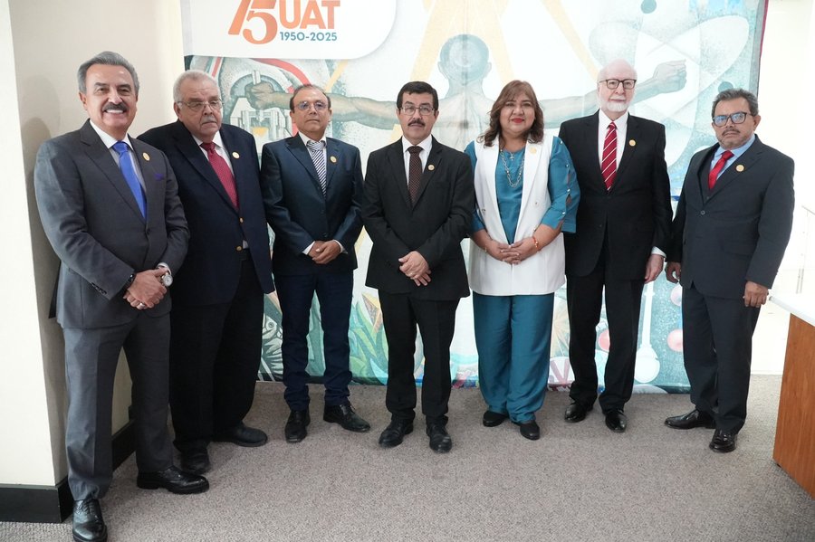 Toman protesta nuevos integrantes del Patronato de la UAT