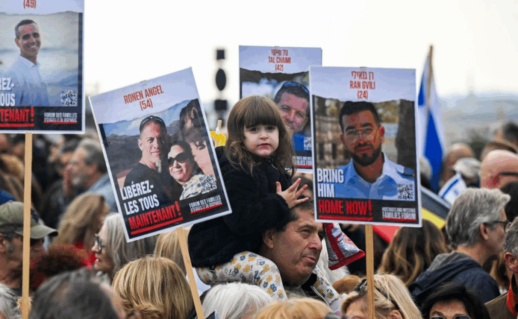 Hamás entrega 28 cuerpos y promete la liberación de 20 rehenes vivos