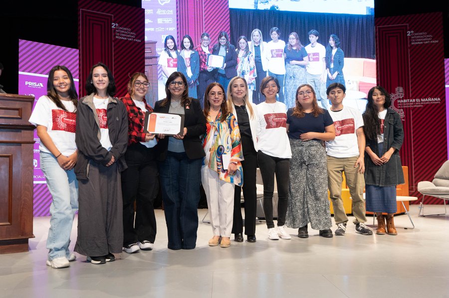 Con visión humanista estudiantes de la UAT transforman cruces peatonales