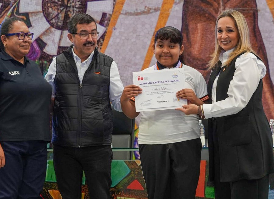 Entrega la UAT reconocimientos a estudiantes del CeINA