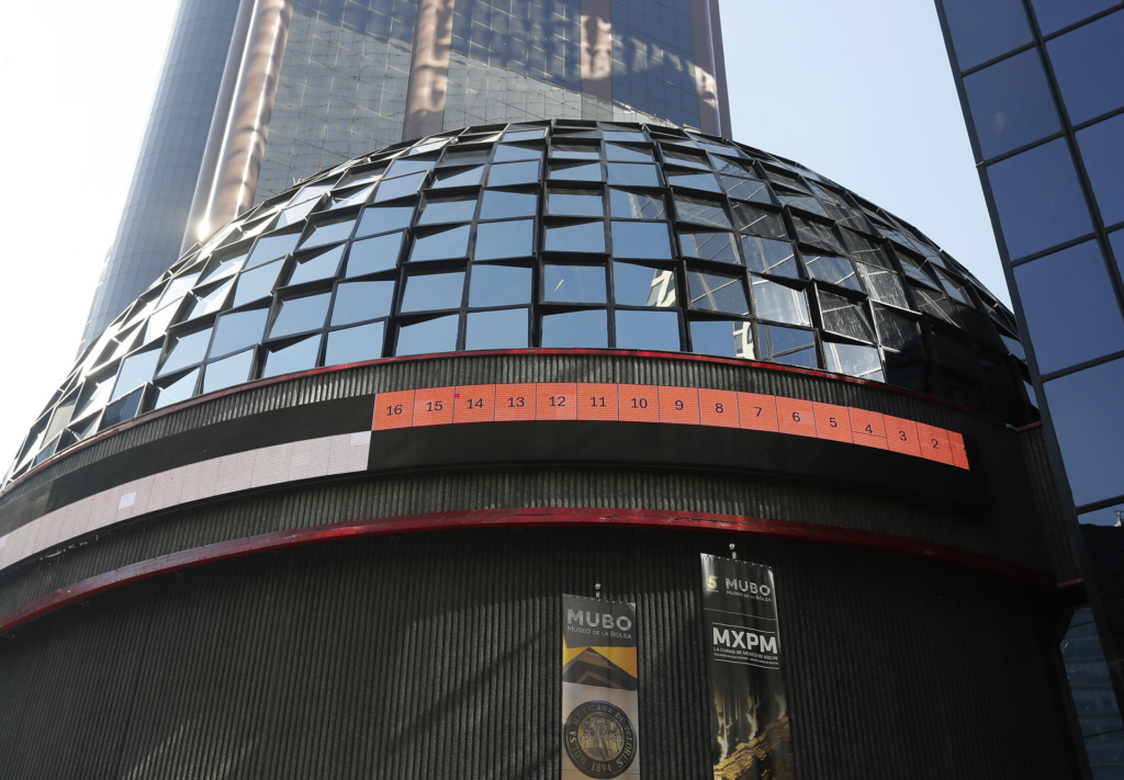 La Bolsa mexicana pierde un 1.5 % e hila su segundo retroceso consecutivo