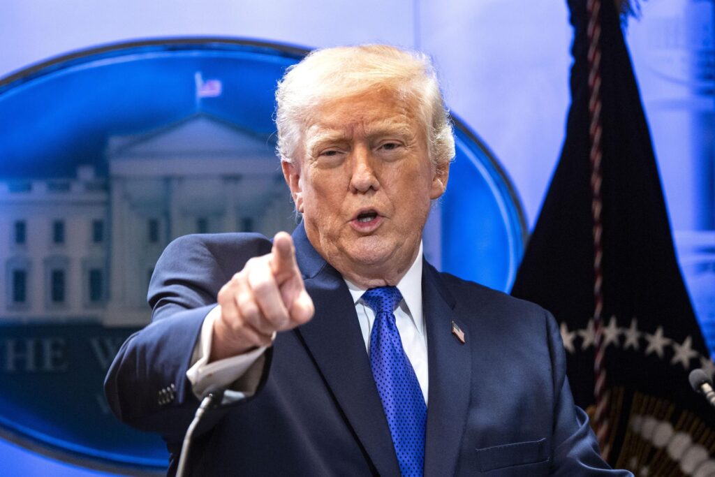Trump dice que EE.UU. investiga un supuesto complot iraní con drones contra California