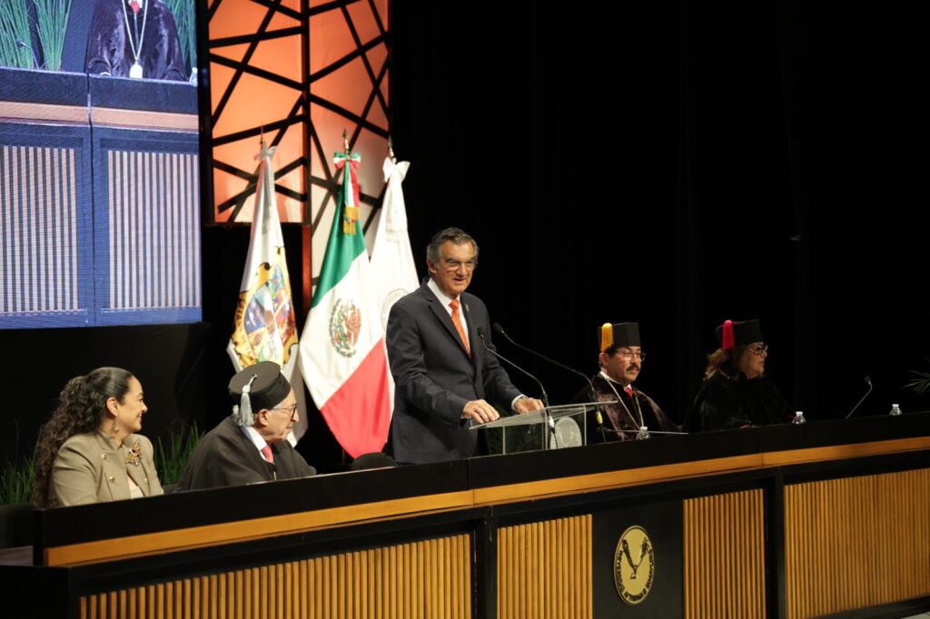 Confiere la UAT Doctorado Honoris Causa al secretario de Saludfederal David Kershenobich